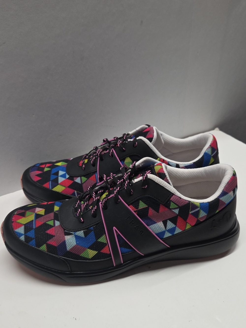 Alegria Womens Multicolor Geometric Sneakers - Black with Pink Accents Size 41